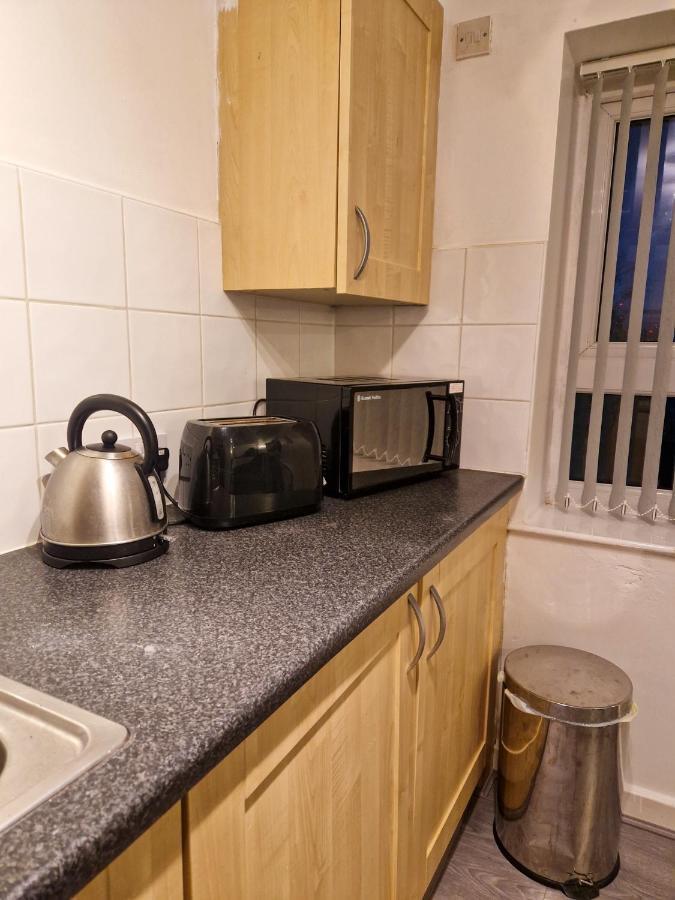 Spacious Apartment For Holiday And Contractor Groups In Salford - Private Parking - By Nmb Serviced Accommodation Manchester Exteriör bild